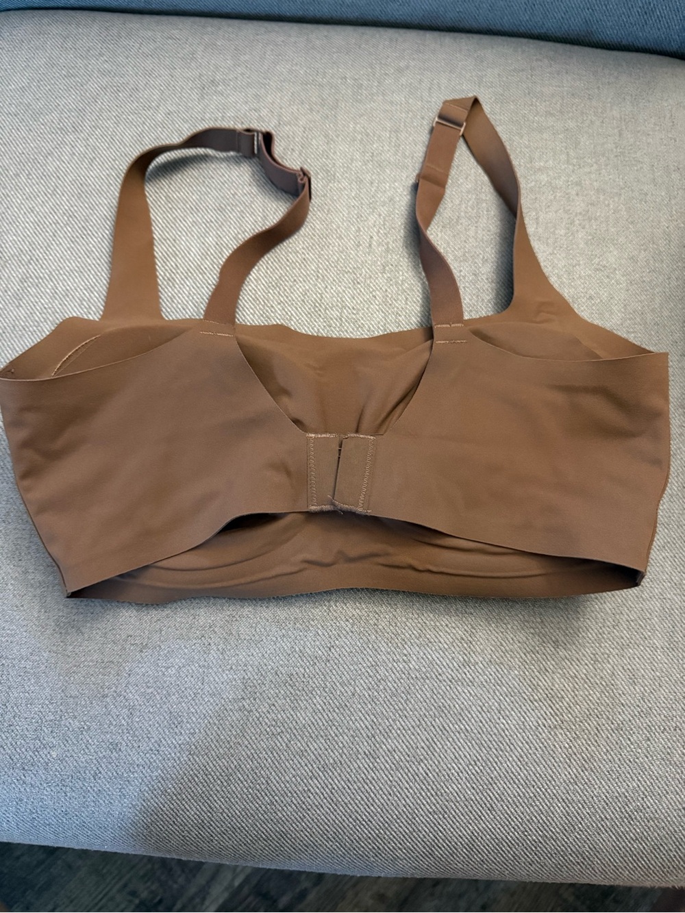 SKIMS Brown Seamless Wireless Bra - Picture 3 of 4